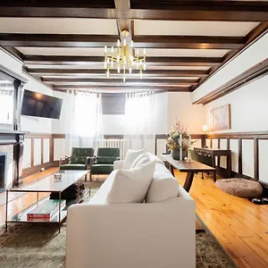 https://historical-apartment-in-montreal-the-lilibeth.hotels-in-montreal.org