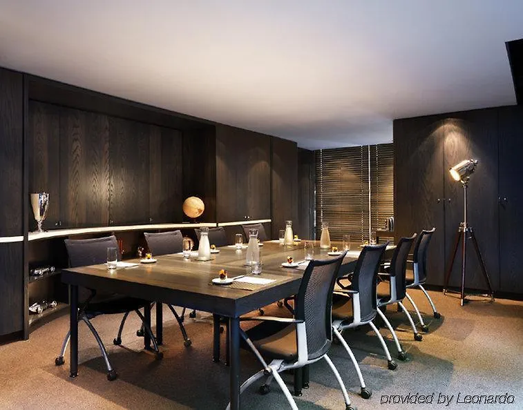 Loden Vancouver 5*,