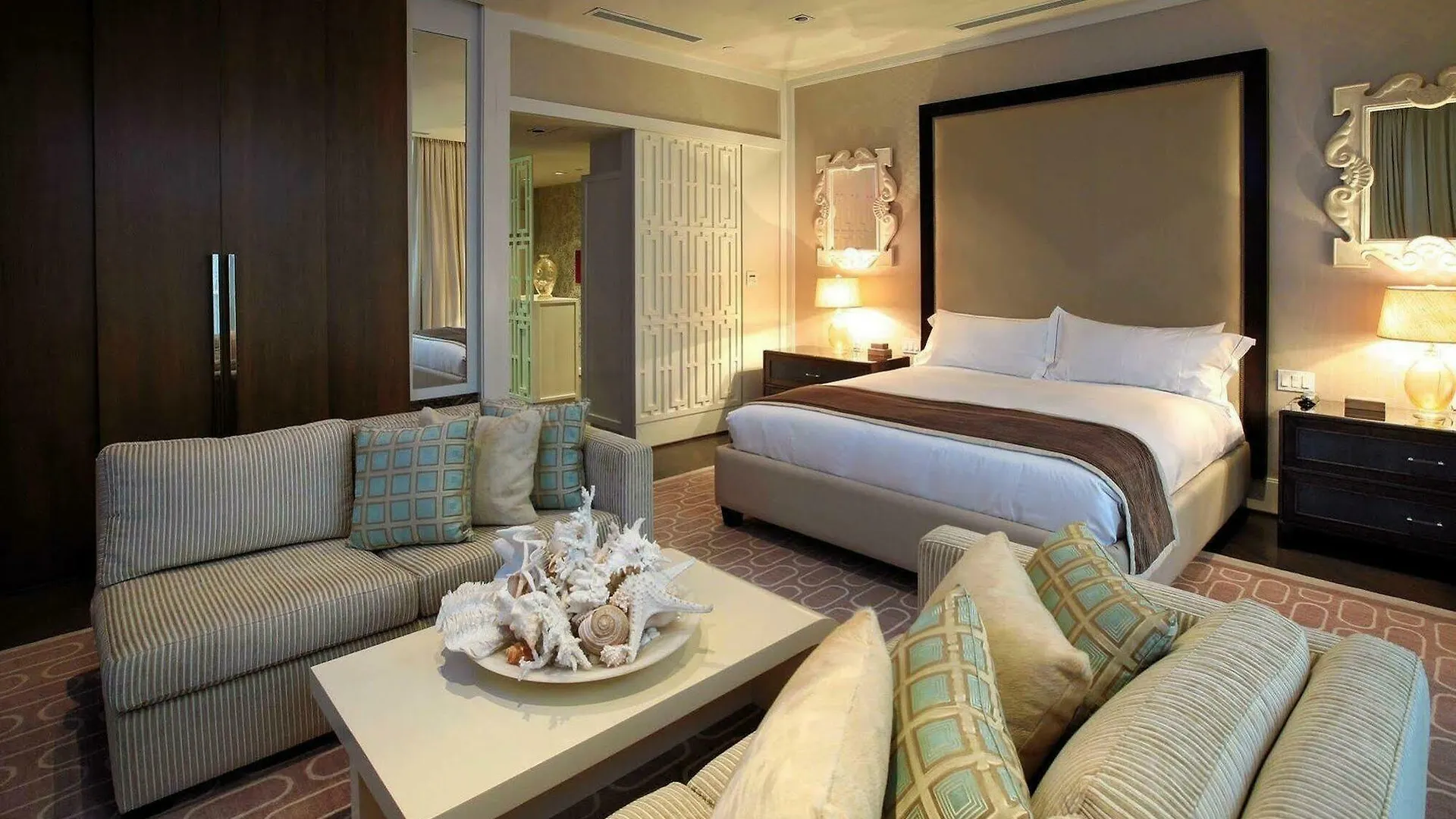 Loden Vancouver 5*,  Kanada